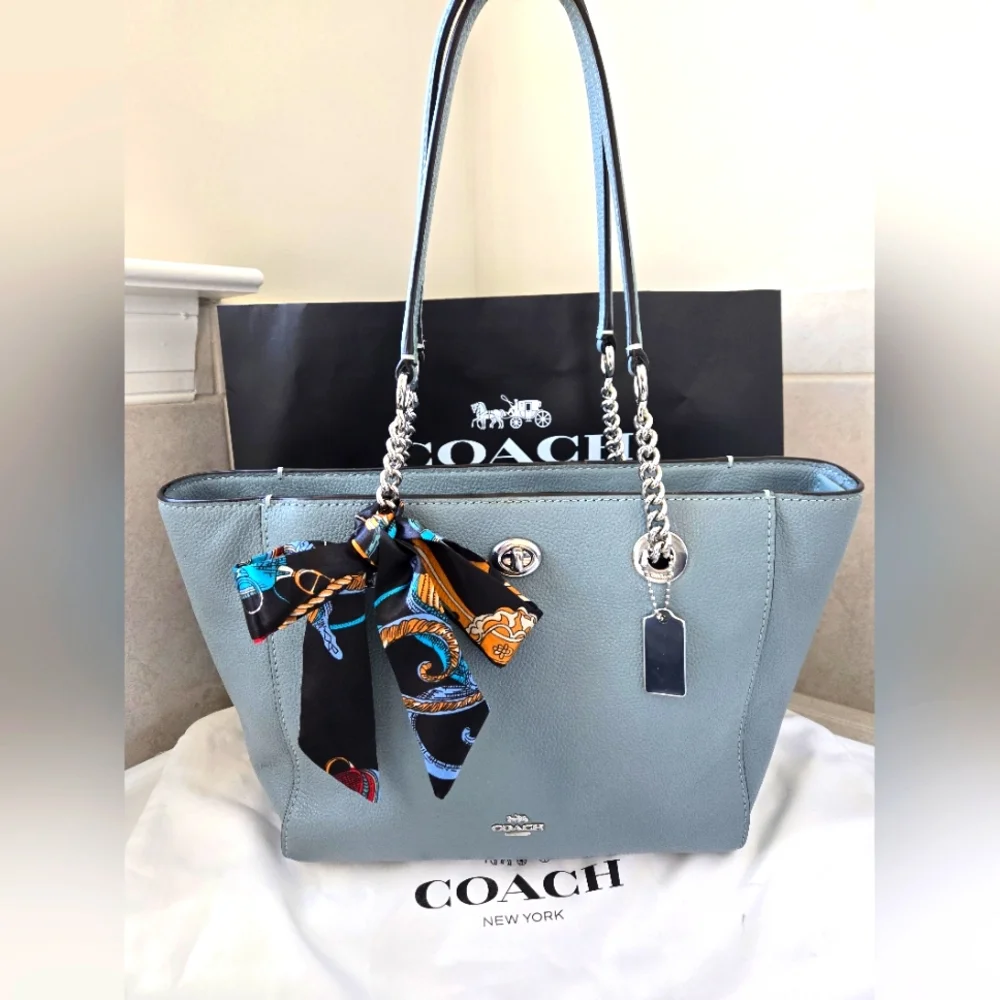COACH 2021 Turnlock Pebbled Leather Chain Tote Sage Blue with Dust Bag 57107
